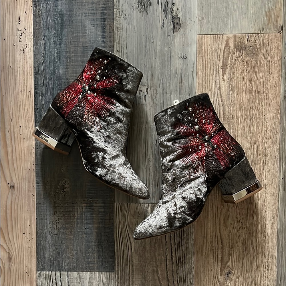 Design Lab Lord & Taylor Velvet Women's Short Boots Size: 6
